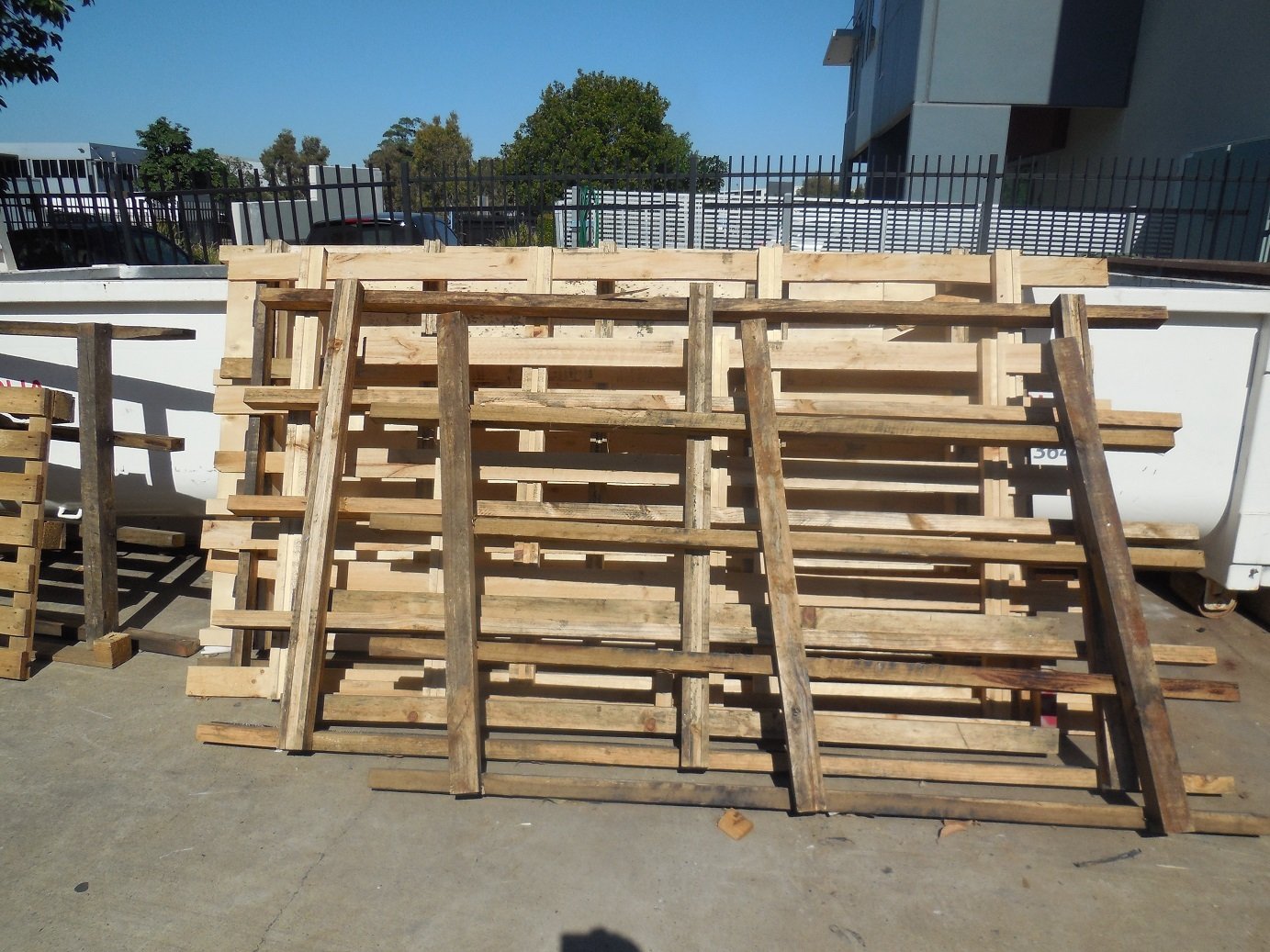 Brisbane Pallet Recyclers Buy and Sell Pallets