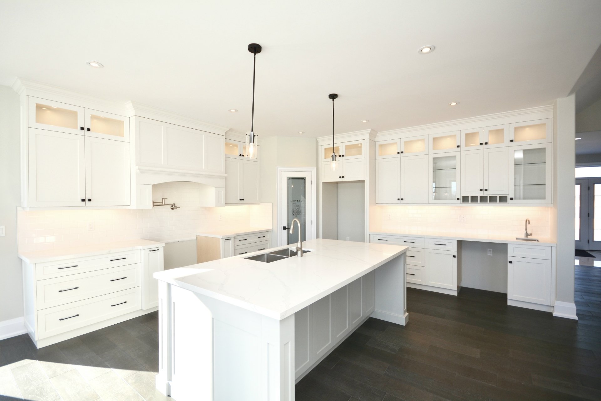 Mirelle & Design Barrie Custom Kitchens &