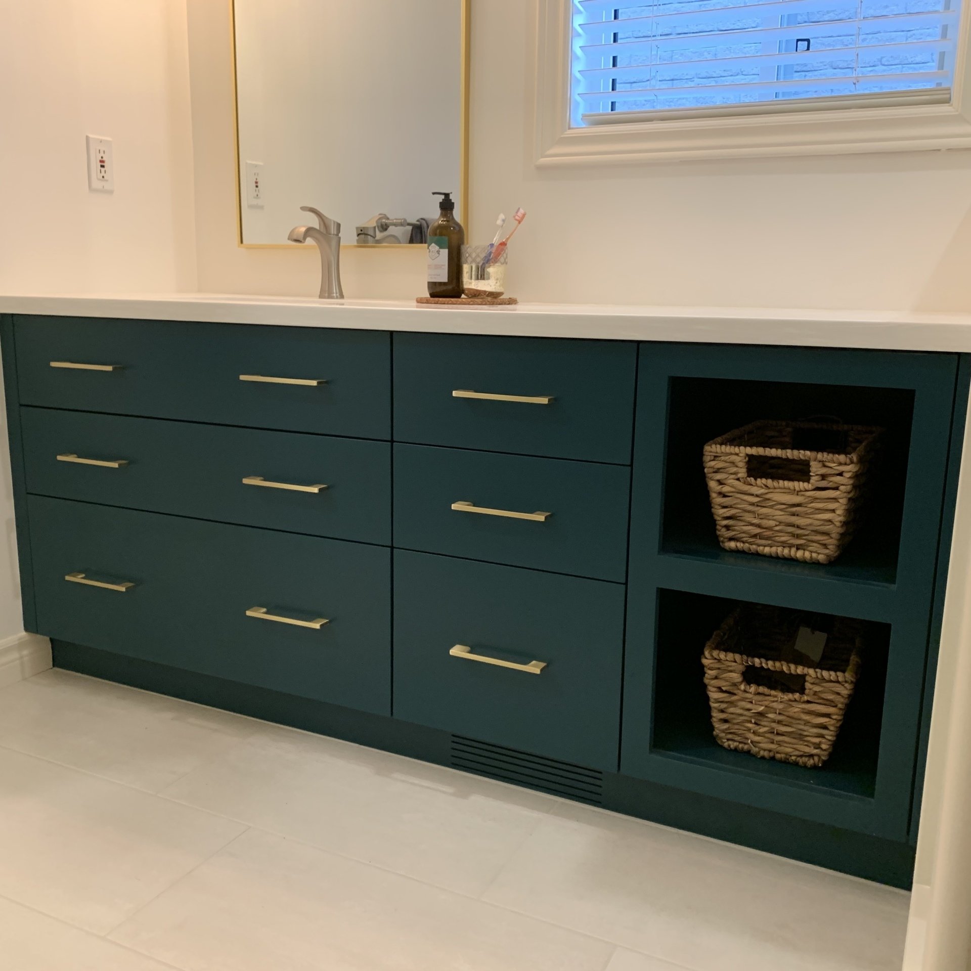 Mirelle & Design Barrie Custom Kitchens &