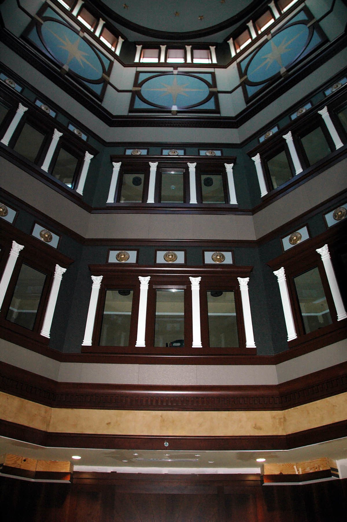Murals & More Paints Venetian Plaster Banner For Belmont University