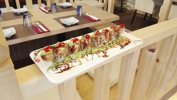 Interni del ristorante giapponese Cizru a Novara