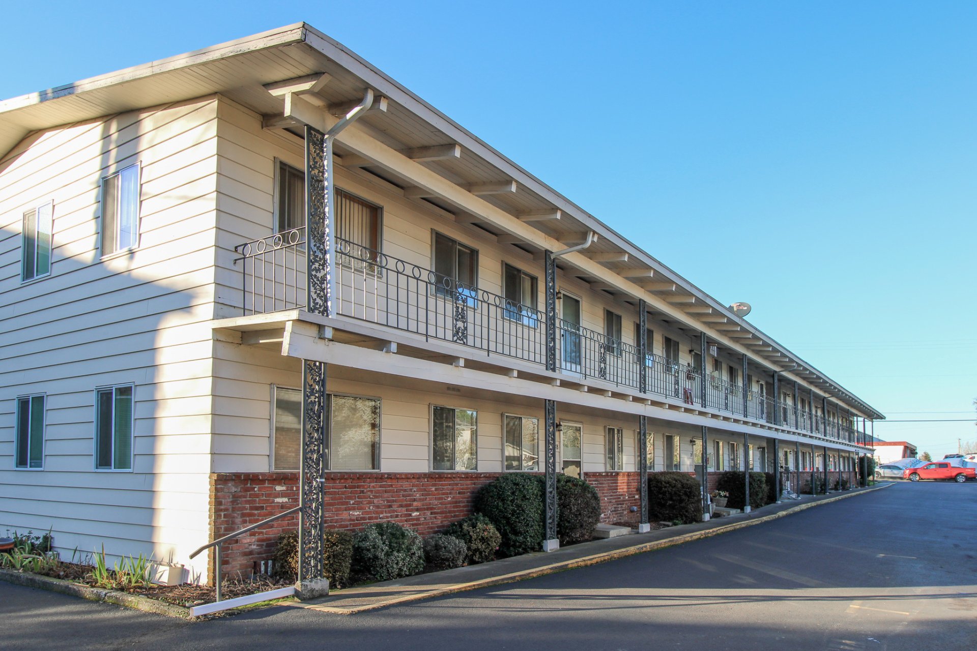 Crown Property Management, Inc. Waldo Terrace Apartments