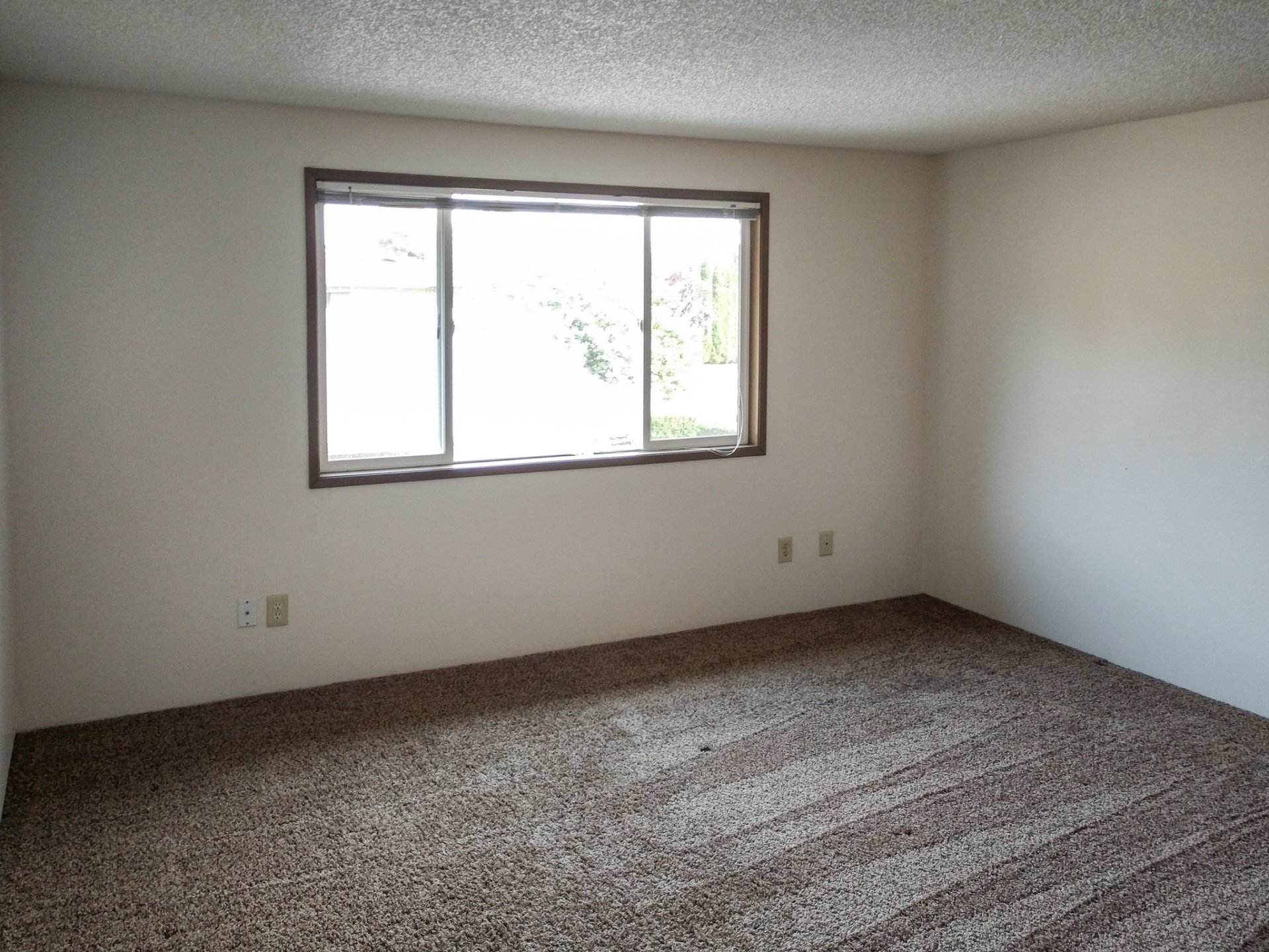 Crown Property Management, Inc. Waldo Terrace Apartments