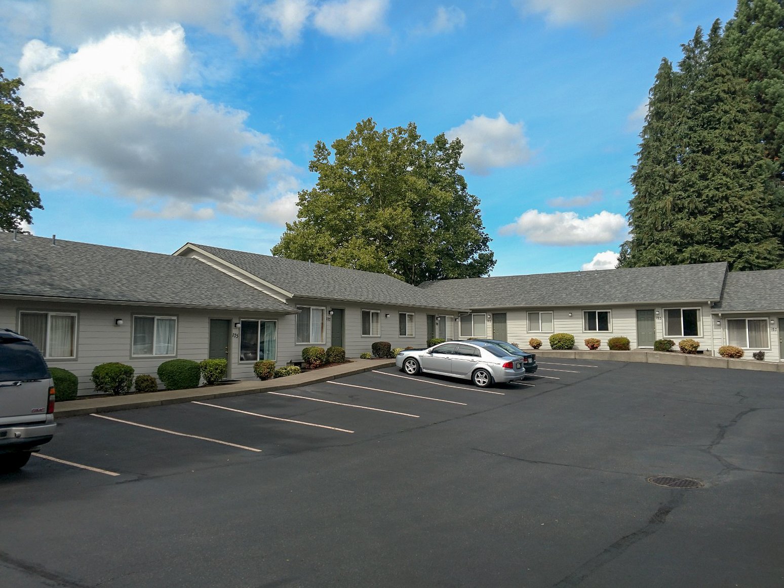 Crown Property Management, Inc. Waldo Terrace Apartments