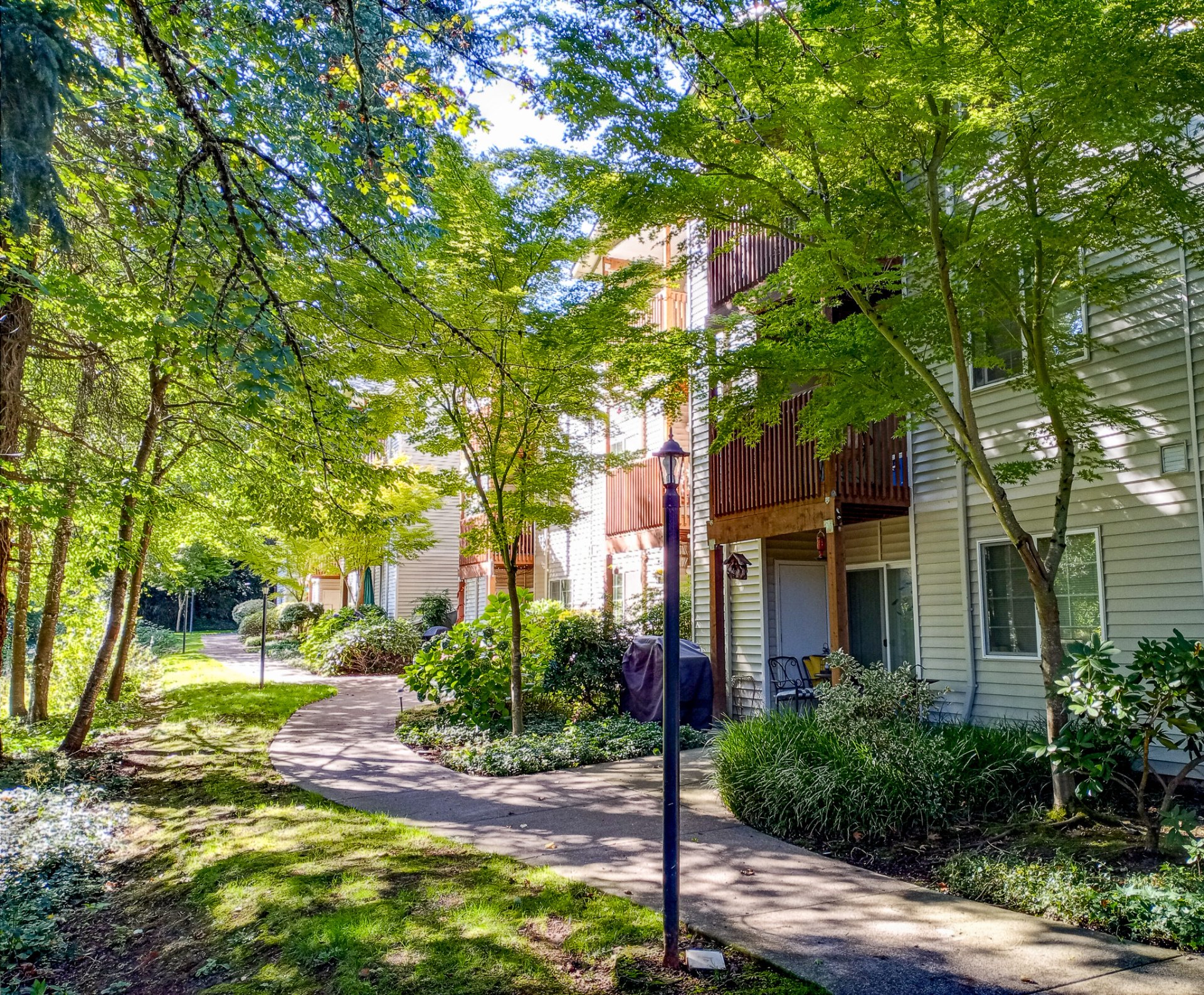 Crown Property Management, Inc. The Apartments at Cinnamon Lakes