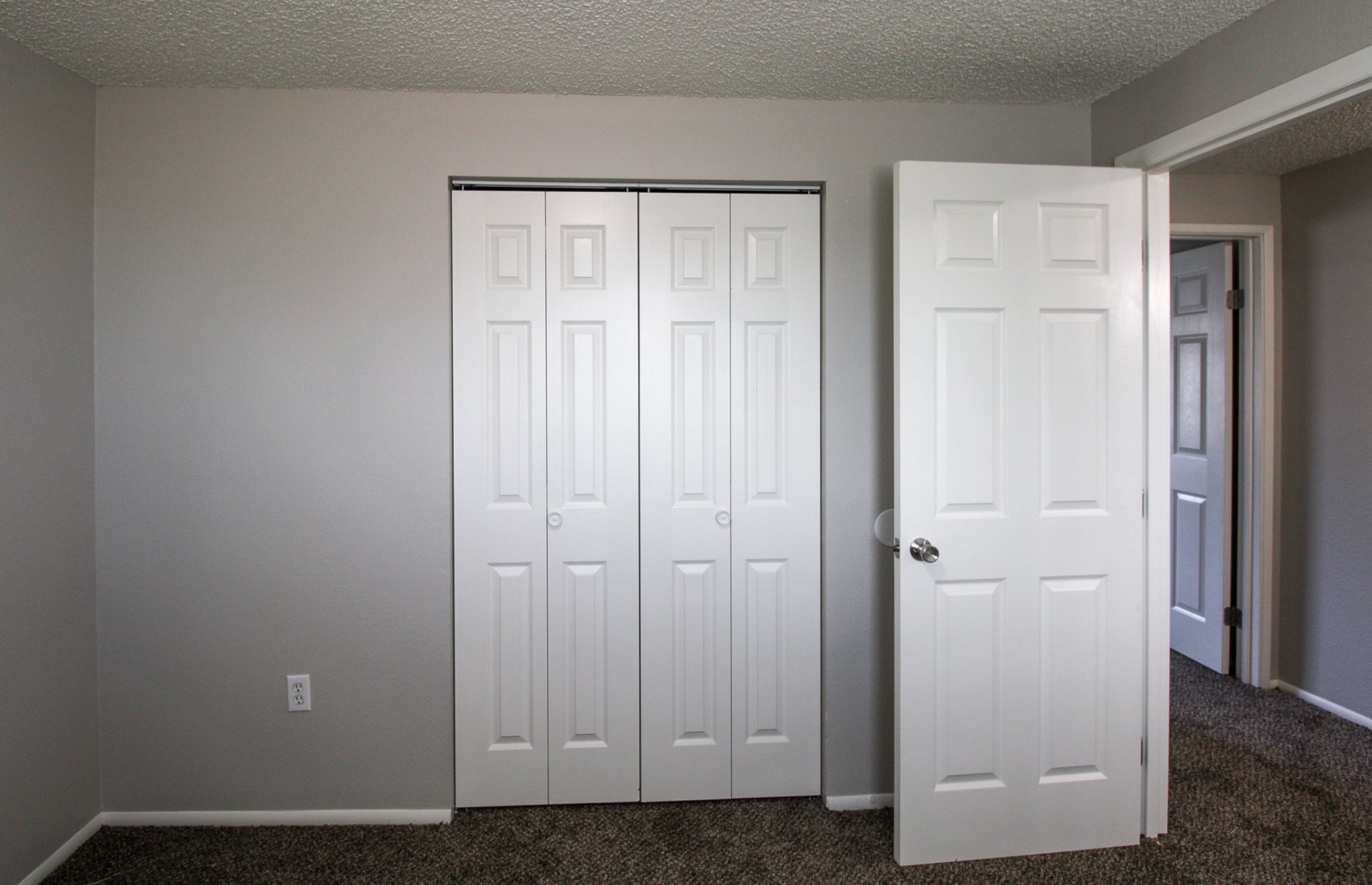 Crown Property Management, Inc. | Waldo Terrace Apartments