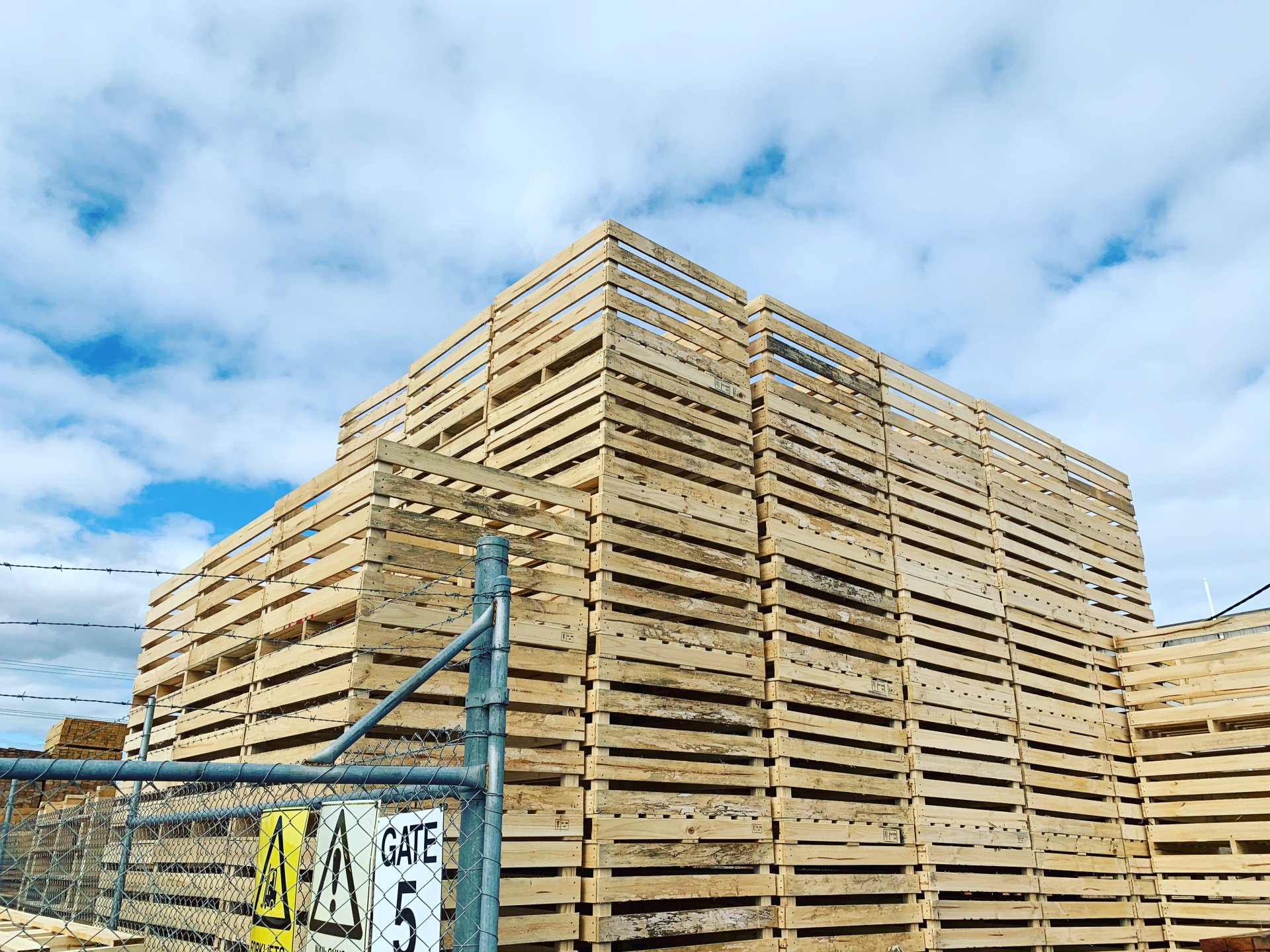 Timber Crates in Perth 1/2 Price Pallets