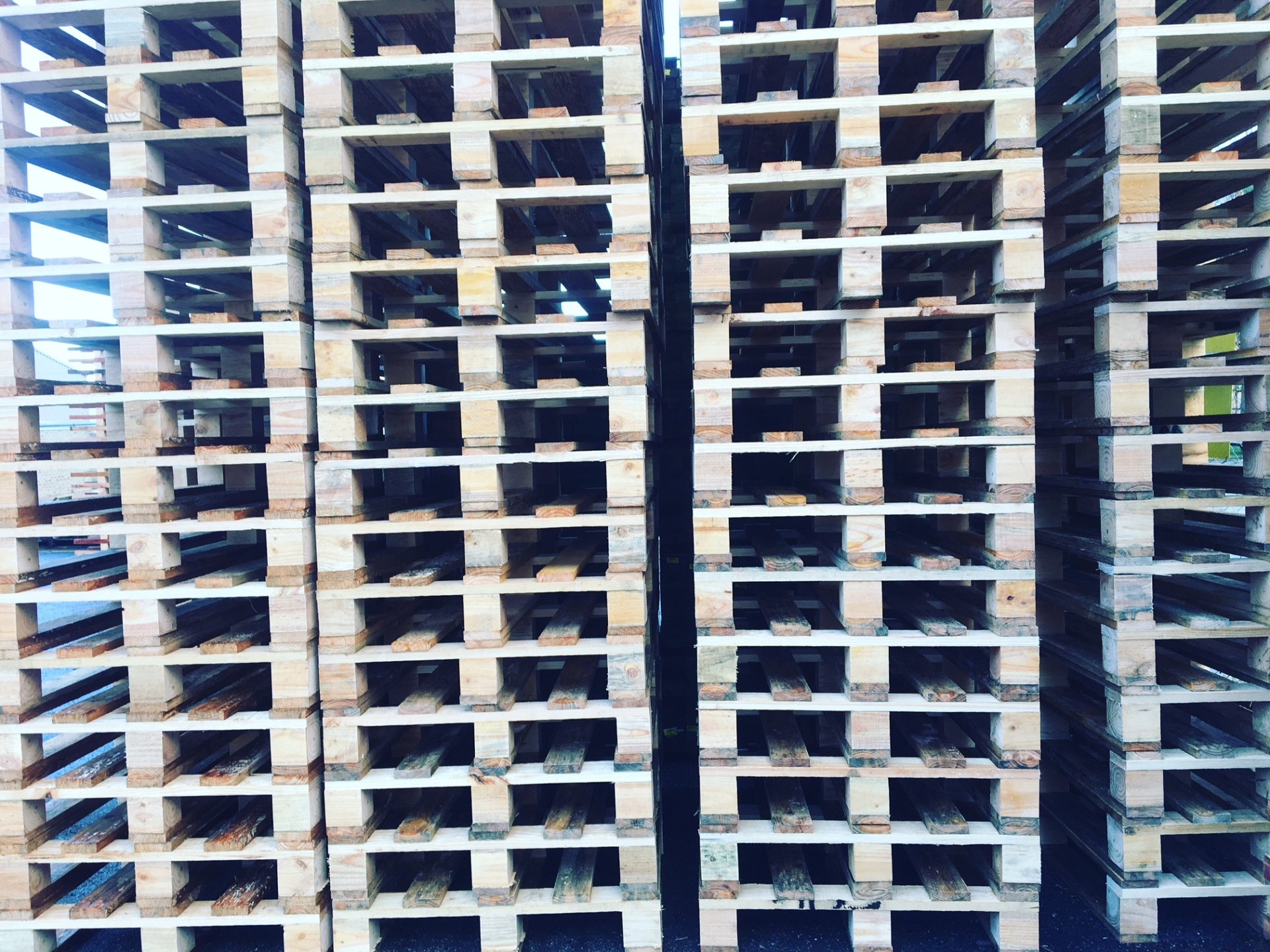 Custom Pallets in Perth 1/2 Price Pallets