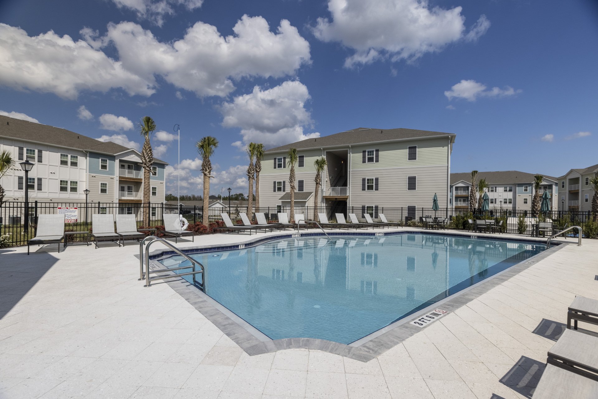 Gallery Apartments in Jacksonville Near Oakleaf Town Center