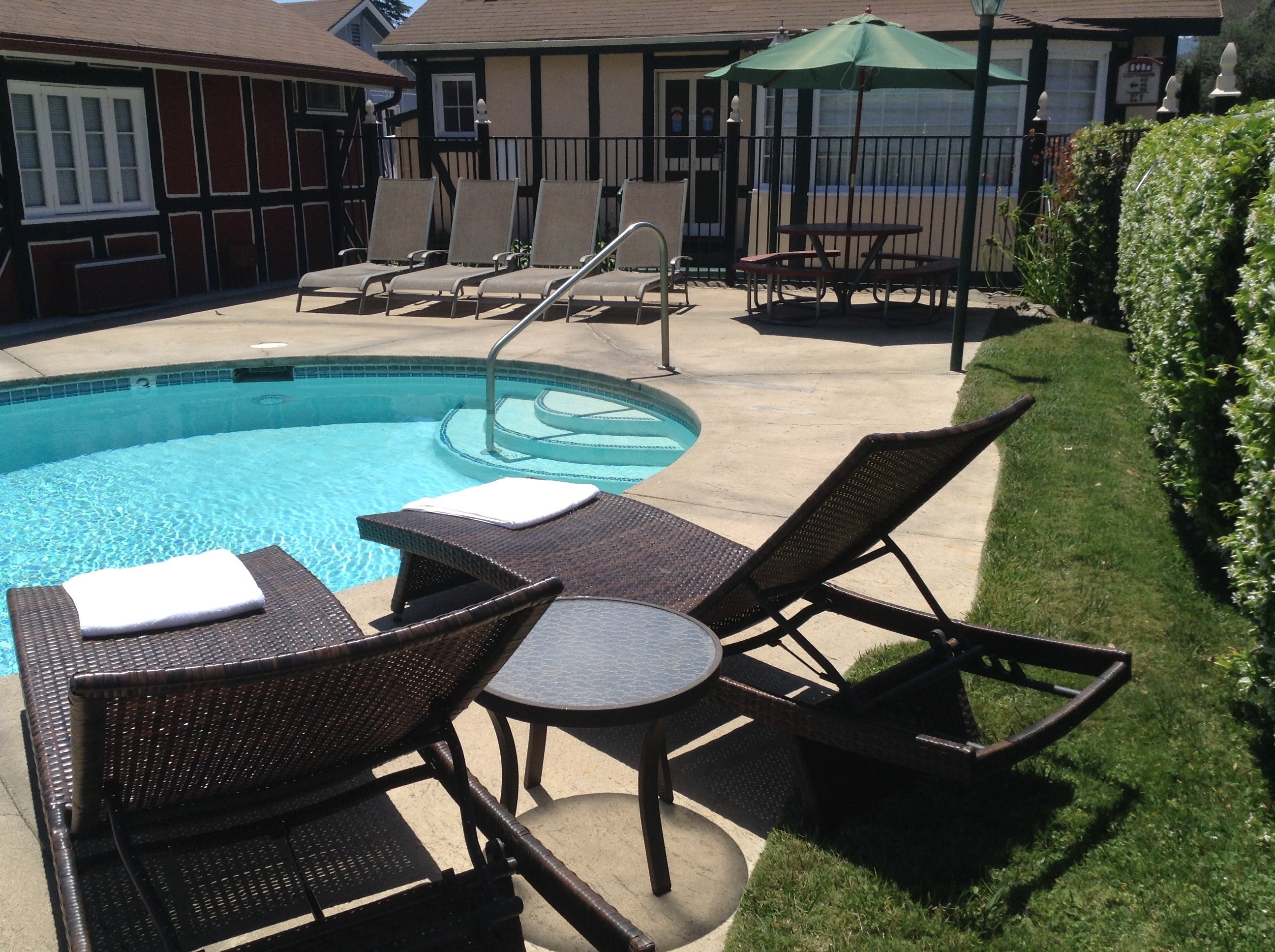 Solvang Inn And Cottages Best Hotel Call 800 848 8484 Heated Pool And Jacuzzi