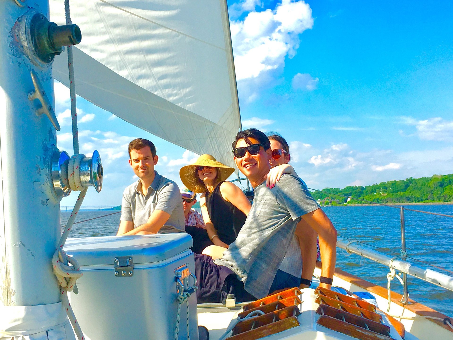 Hudson River Sailing at its Finest with Tivoli Sailing!