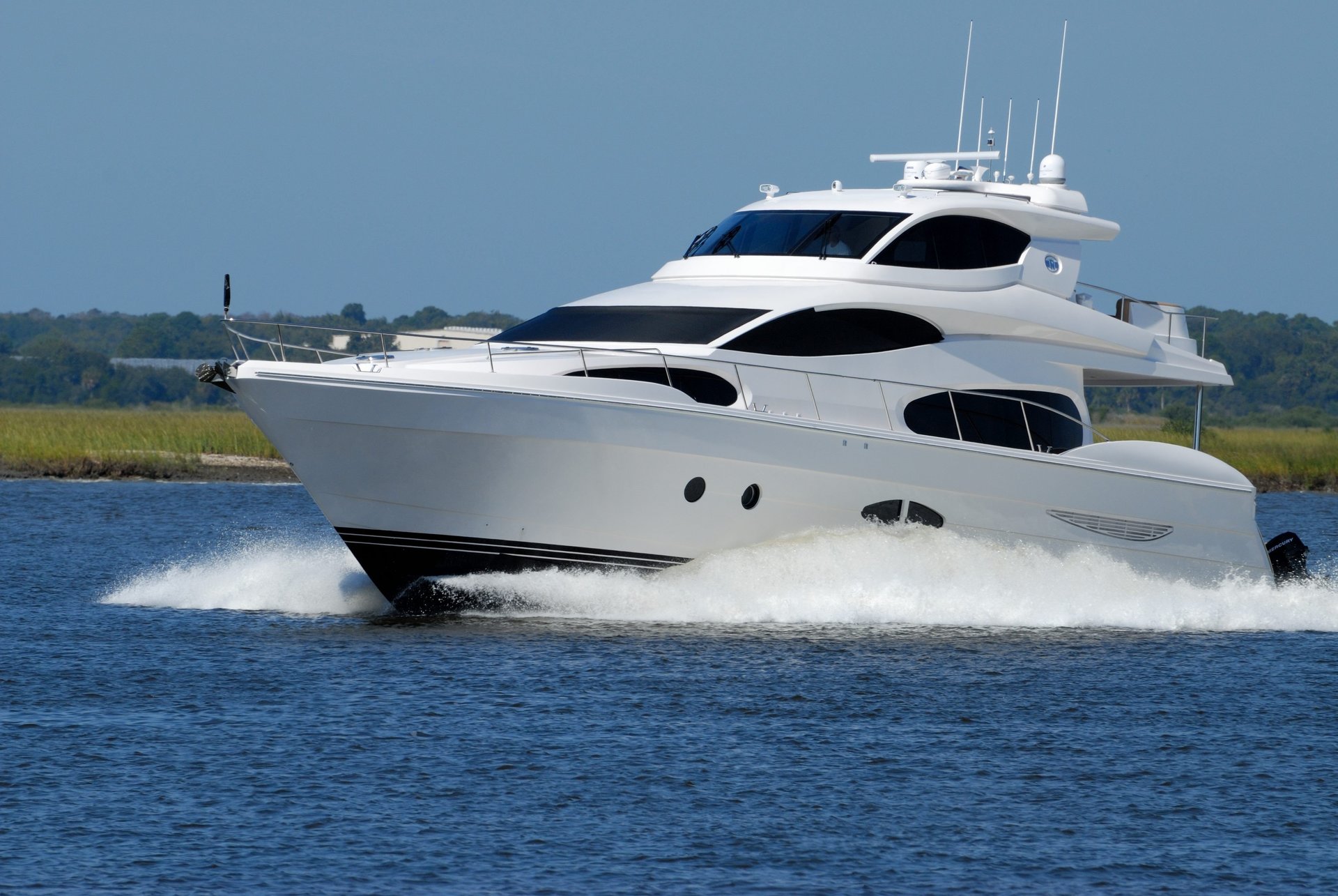 Miami Yacht Rentals From Short Rides to Overnight
