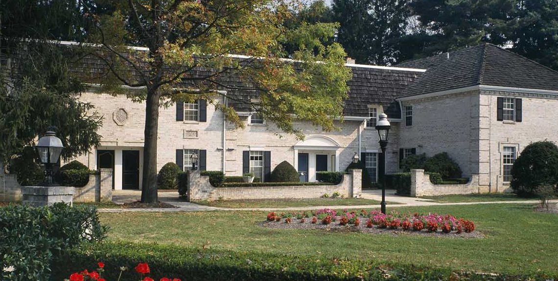 View our apartment online Chateau D'Eden Lancaster, PA