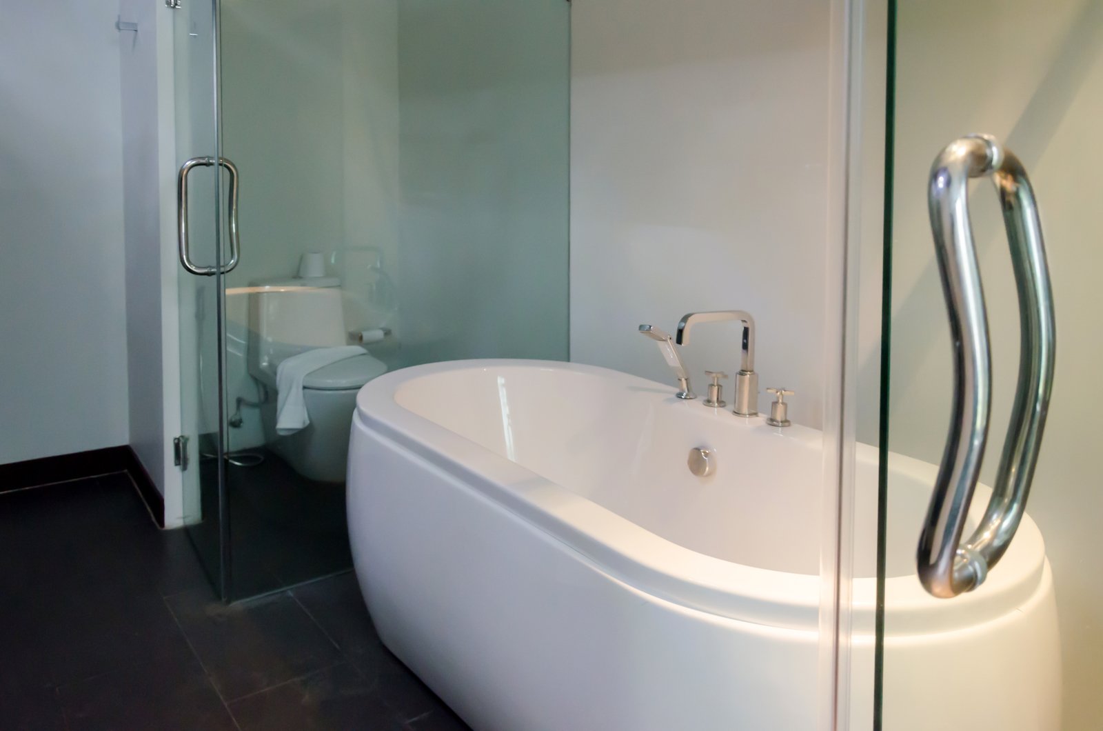 Bathtub and Surface Refinishing, Tile Painters, Sarasota, FL