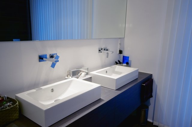 Maximising space in ensuite bathrooms
