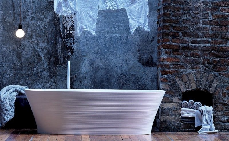 Natural textures in the bathroom