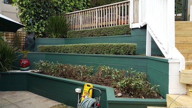 Stepped retaining walls