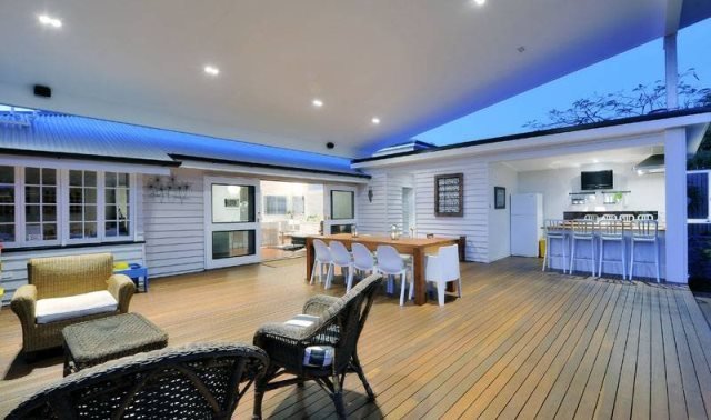 Outdoor kitchen and dining