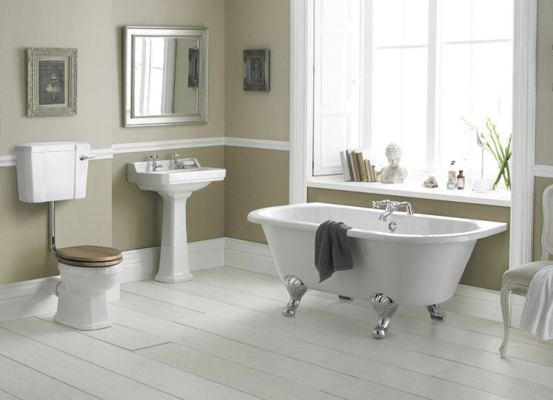 Combing modern and traditional bathroom features