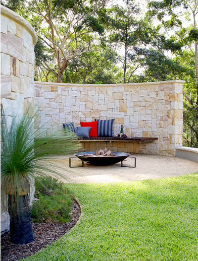 Curving walls look more elegant Curved walls