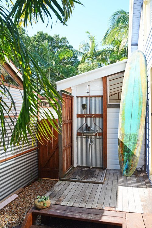 Outdoor bathrooms are popular near the beach