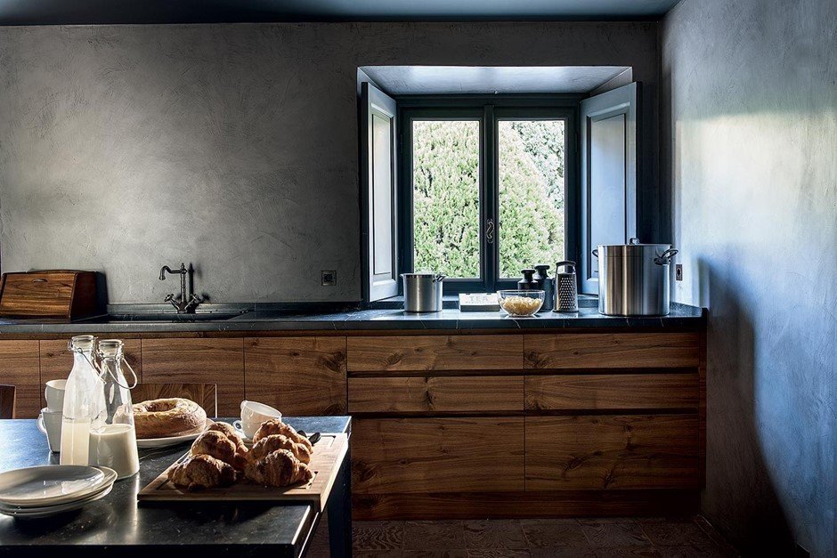 Combining traditional and modern interior design