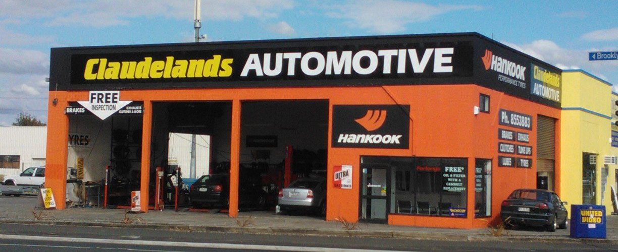 Woman in need of breakdown service and motor repair in Hamilton