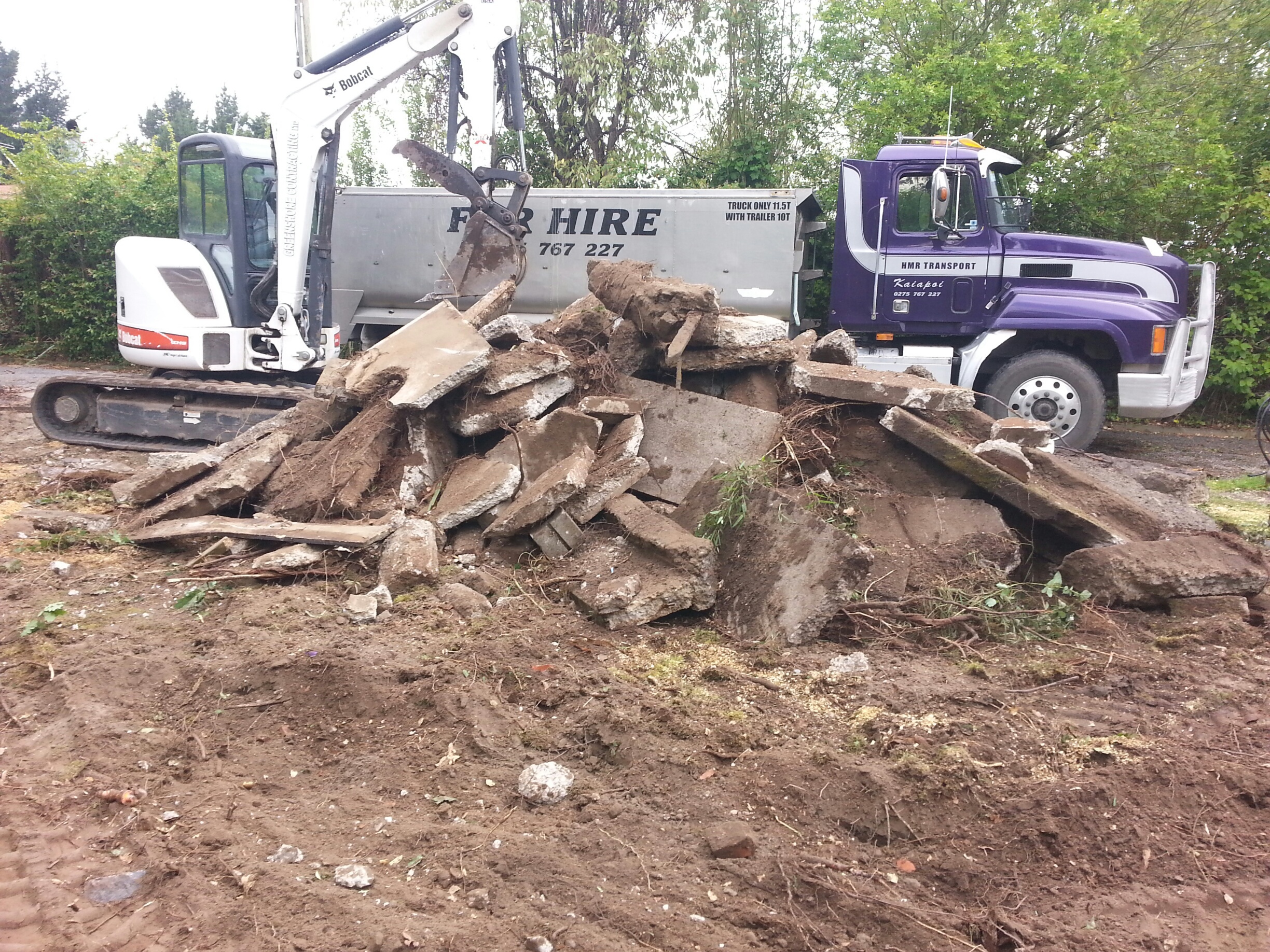 Excavator providing reliable earthmoving services in Rangiora, NZ