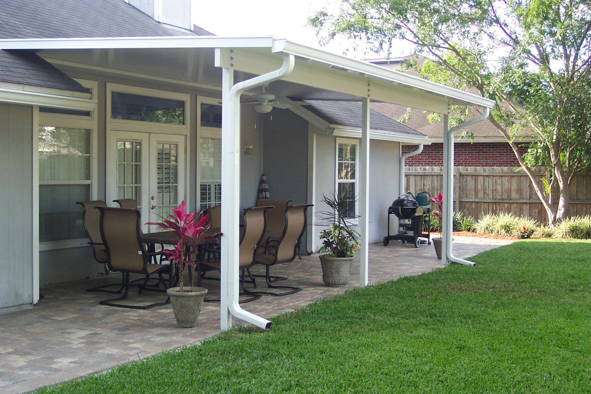 About Us Jacksonville, FL David Wesley's Patio Rooms