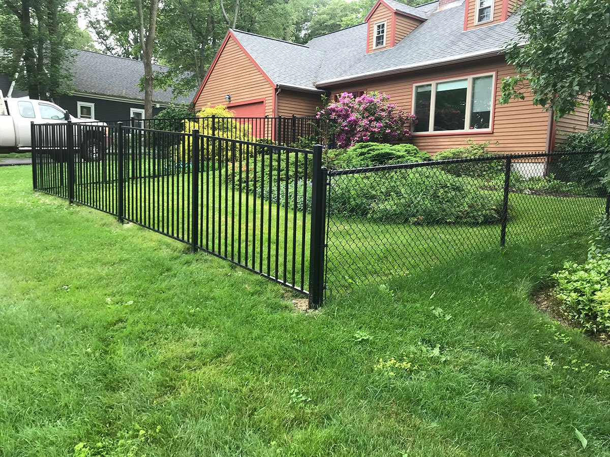 Vinyl, Wood and Aluminum Fence Installation in Buxton | Unique Fence Co.