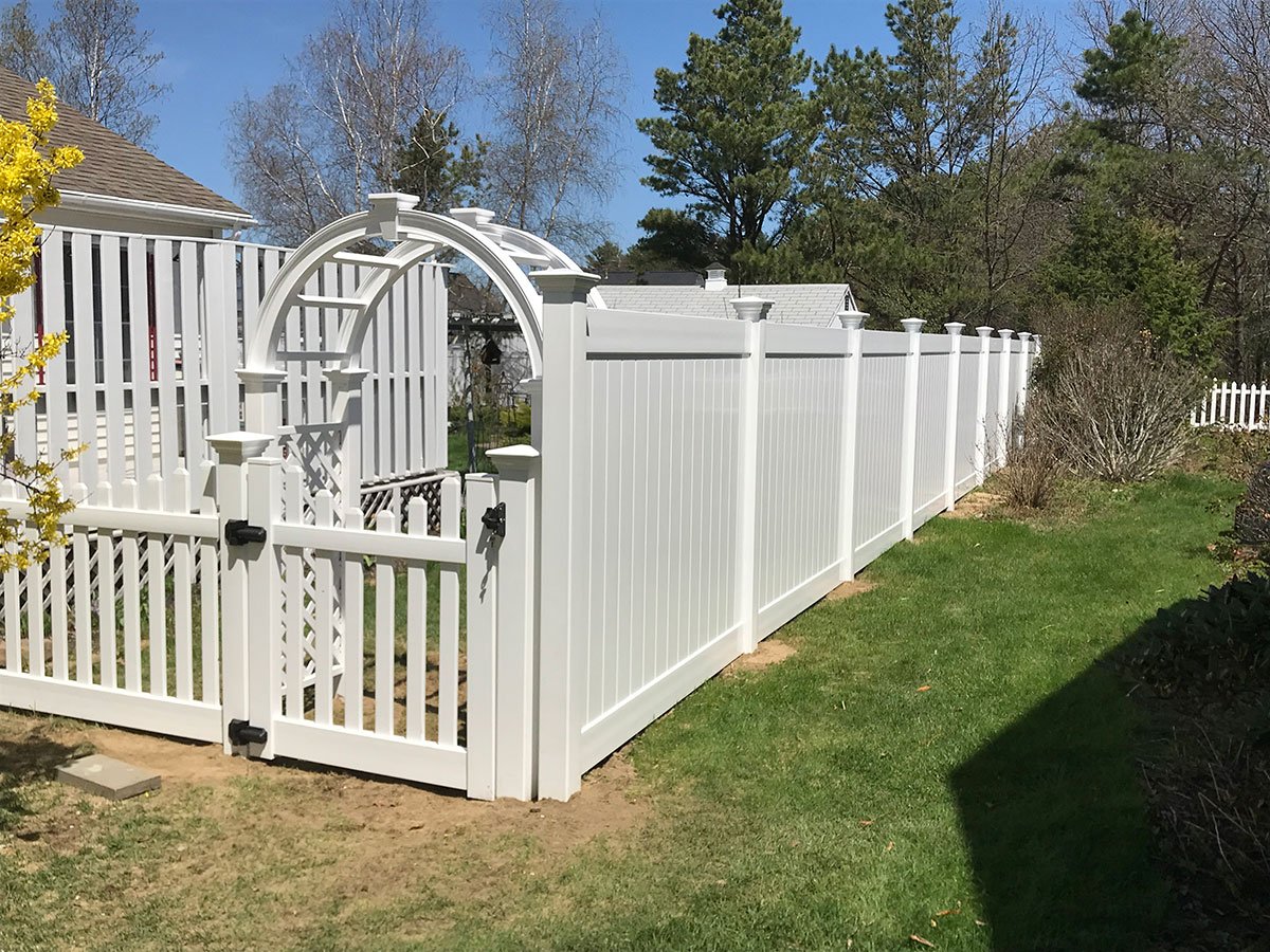 Vinyl, Wood and Aluminum Fence Installation in Buxton | Unique Fence Co.