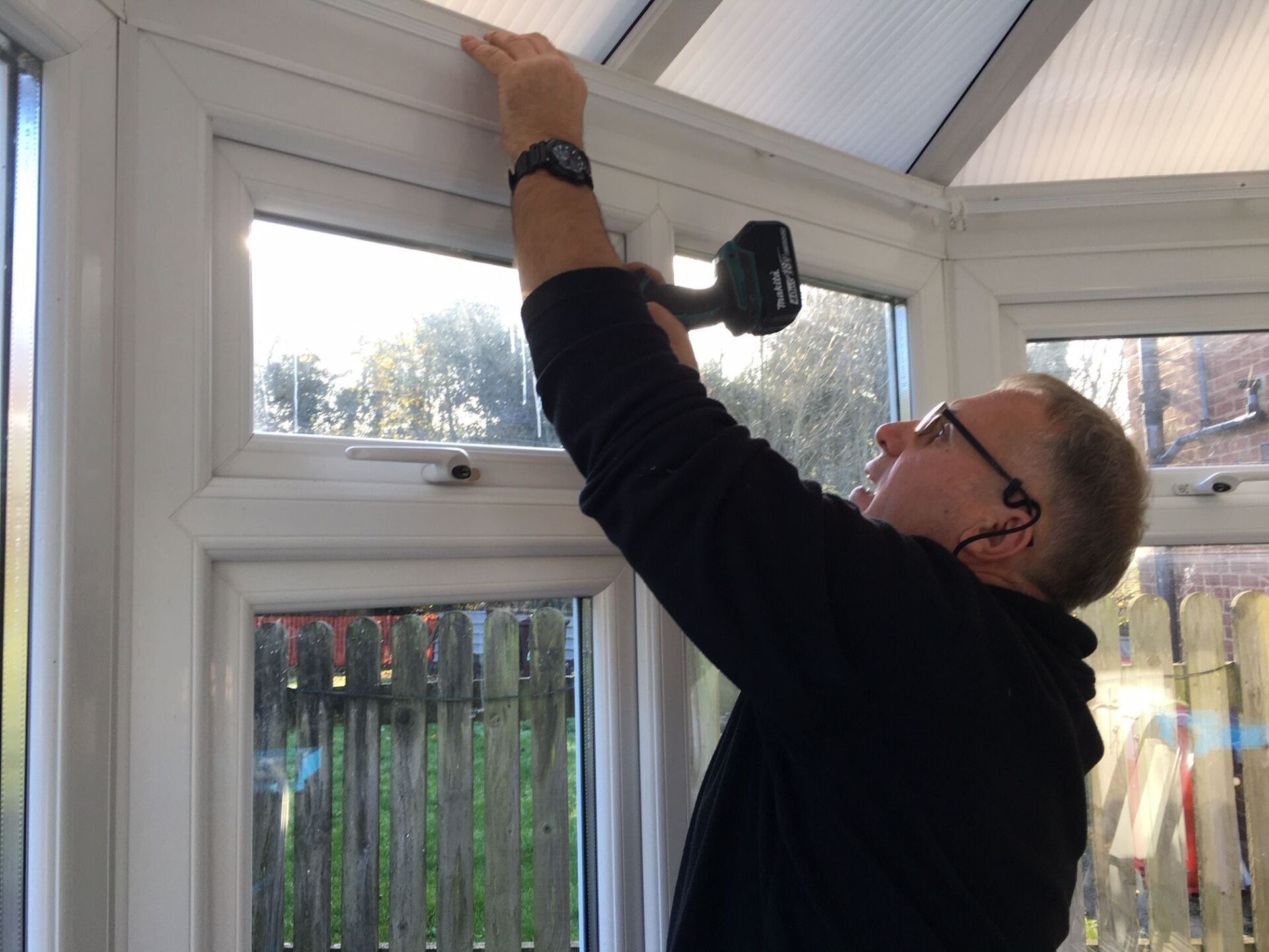 Curtain and Blind Fitters Graham Horniblew/Milton Keynes