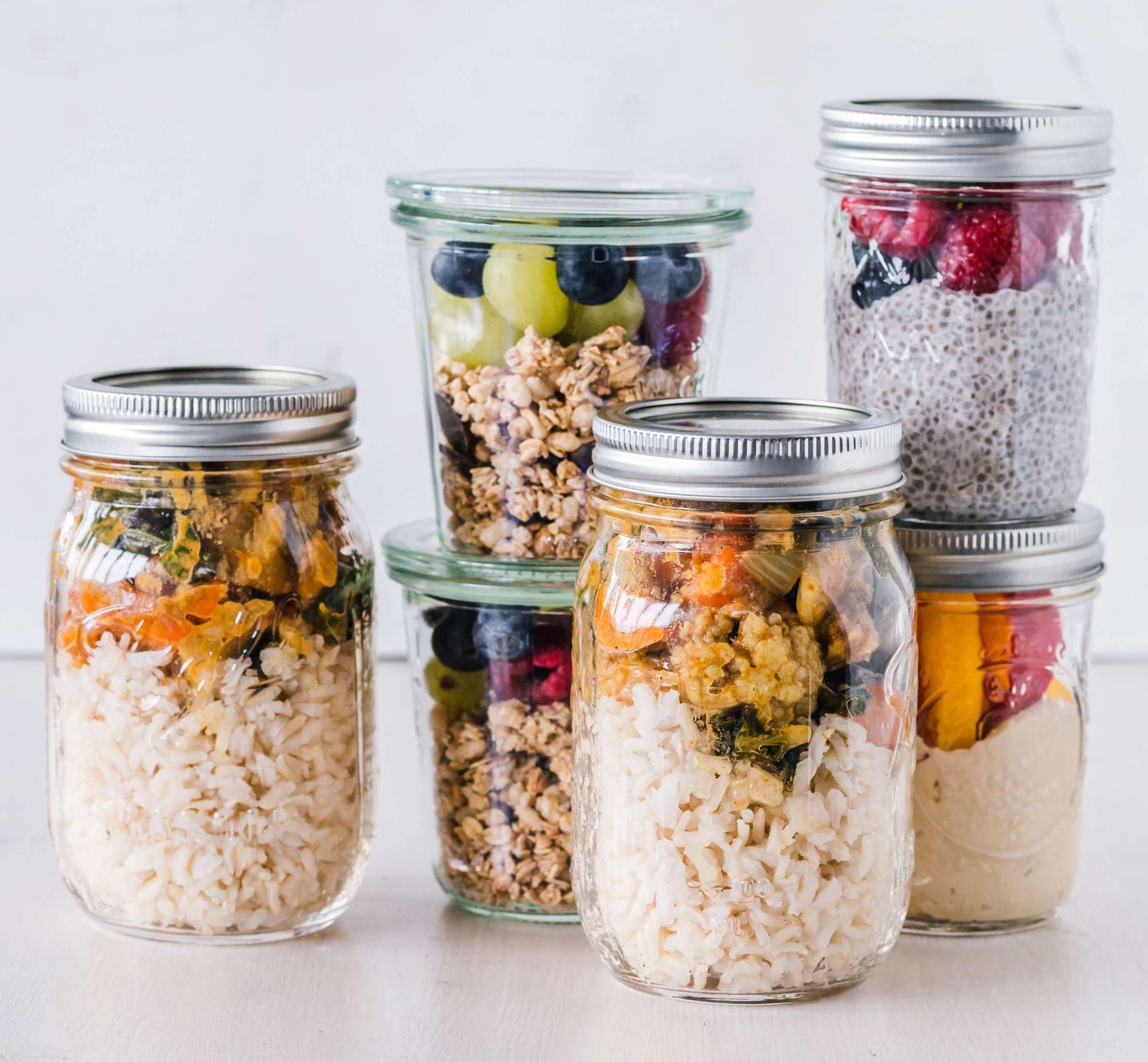 How to Make a Care Package for Someone Grieving