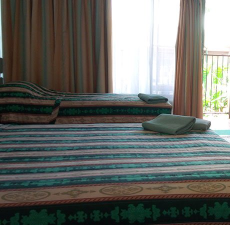 queen twin share room accommodation 