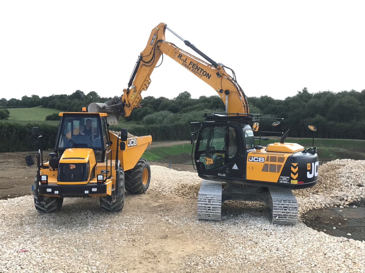 Digger hire and soil supplies in Melton Mowbray by R J Fenton