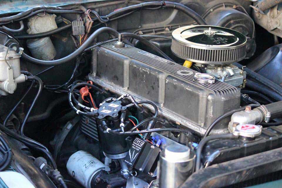 en engine with lots of wires