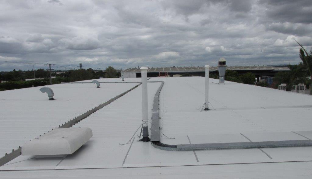 looking from entry gate end towards scissor lift