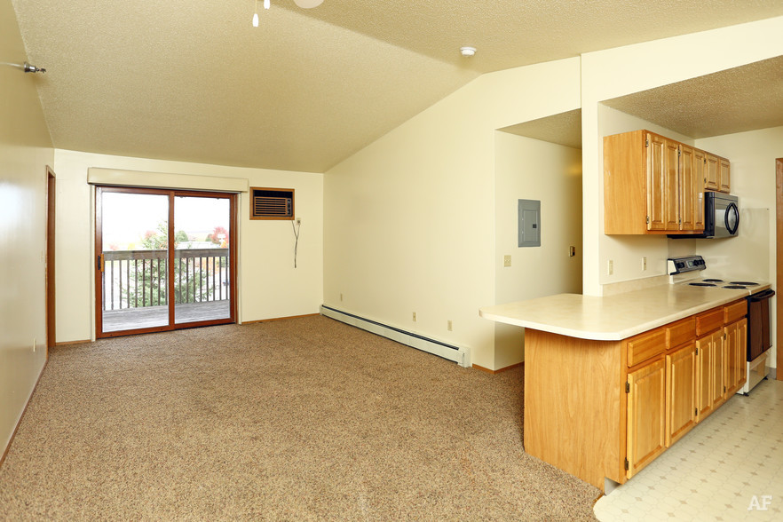 Gallery Cross Creek Apt for Rent in Urbandale, IA