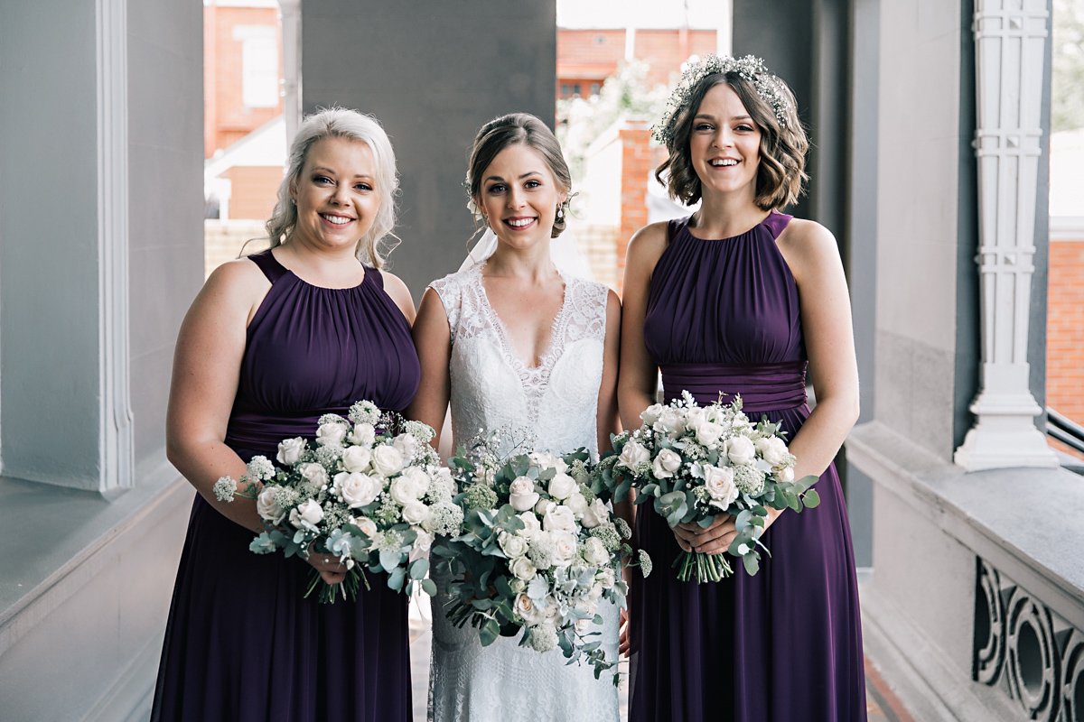 3 bouquet hold nalck