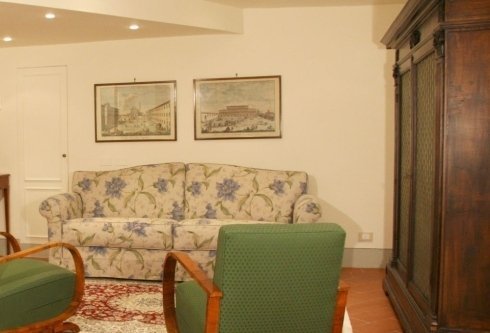 Divani e poltrone su misura firenze tappezzeria bertelli Divani artigianali firenze