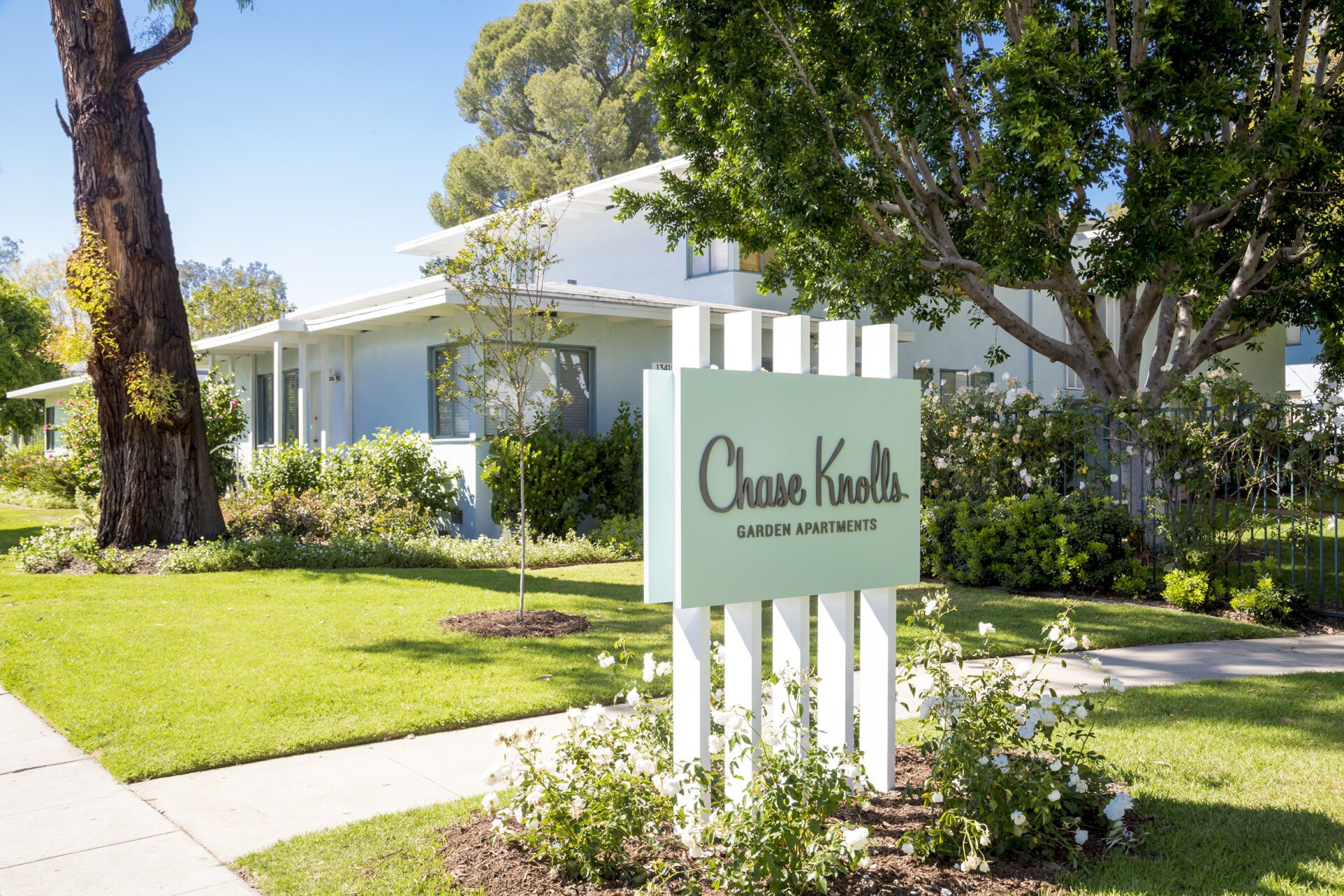 Chase Knolls Apartments in Sherman Oaks, CA