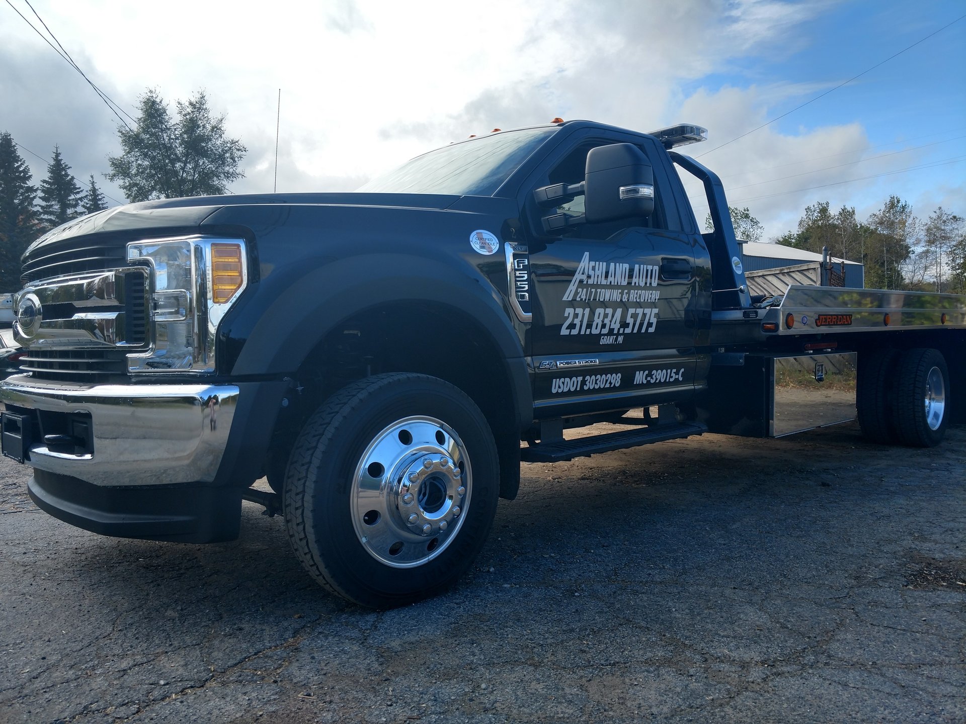 Auto Parts and 24 Hour Towing Service in Grant, Michigan