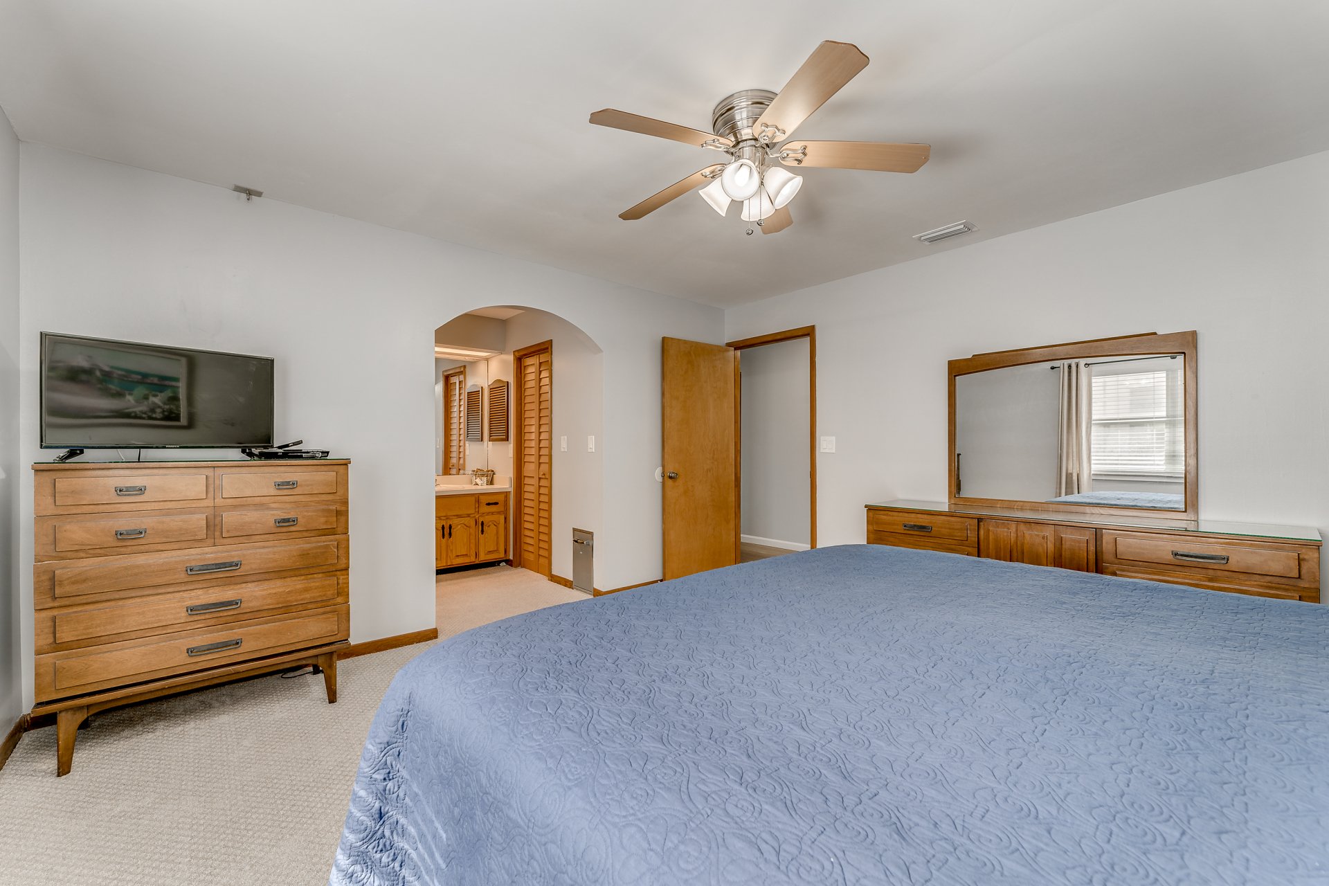 J. E. Holland Properties Inc. Vacation Rental Information