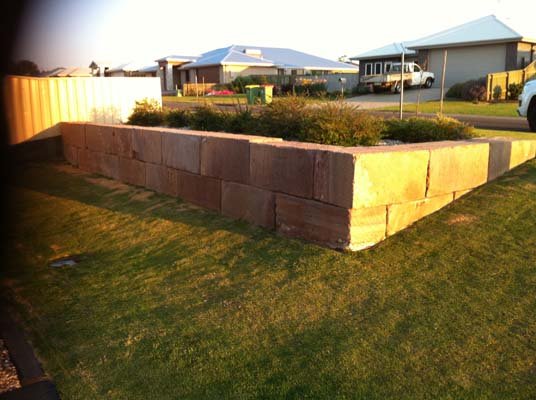 straight stone retaining wall