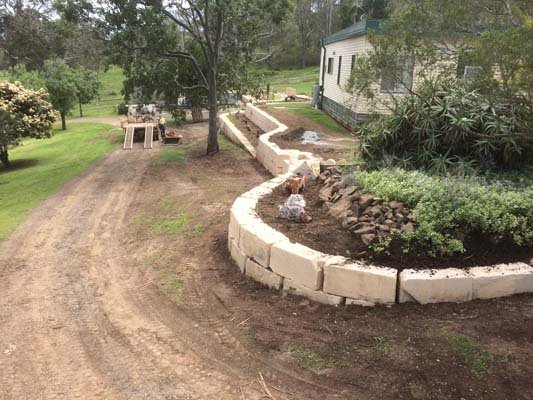 curved decorative retaining wall highfields