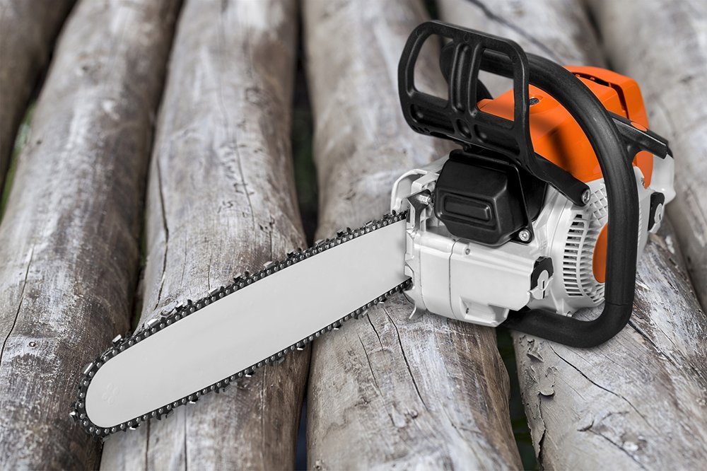 4 Reasons Why Electric Chainsaws Are Ideal for Tree Pruning Projects