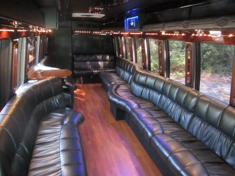 Party Bus Rentals Des Moines Iowa Best Limo Bus