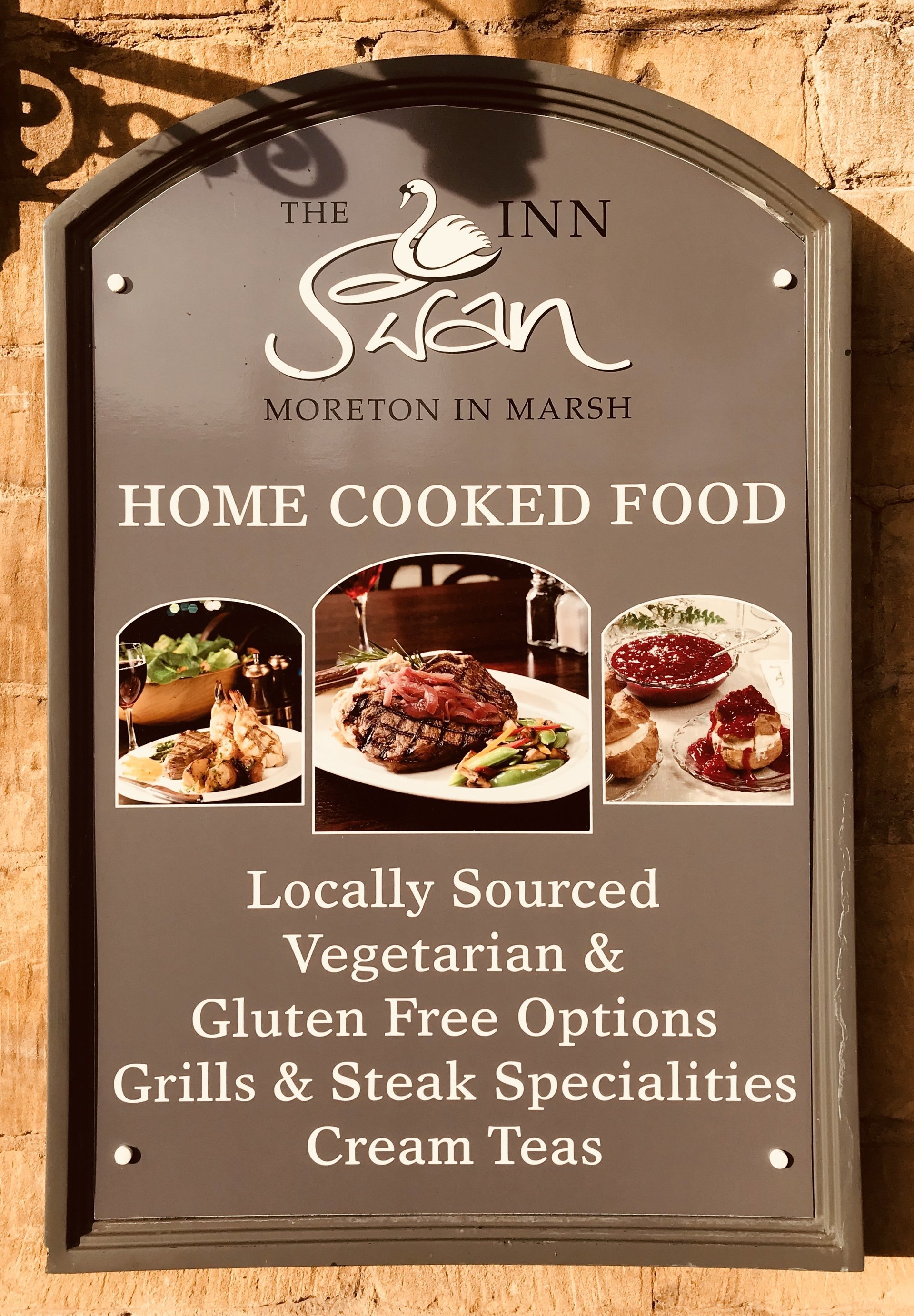 Visit our restaurant in MoretoninMarsh