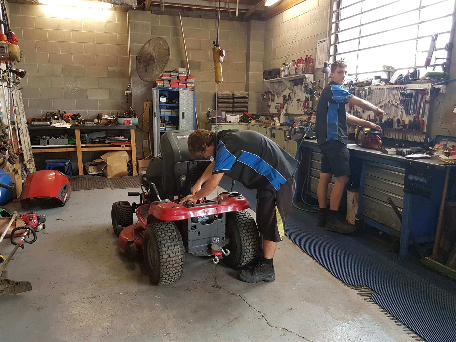 Gallery | Hawken Mower & Chainsaw