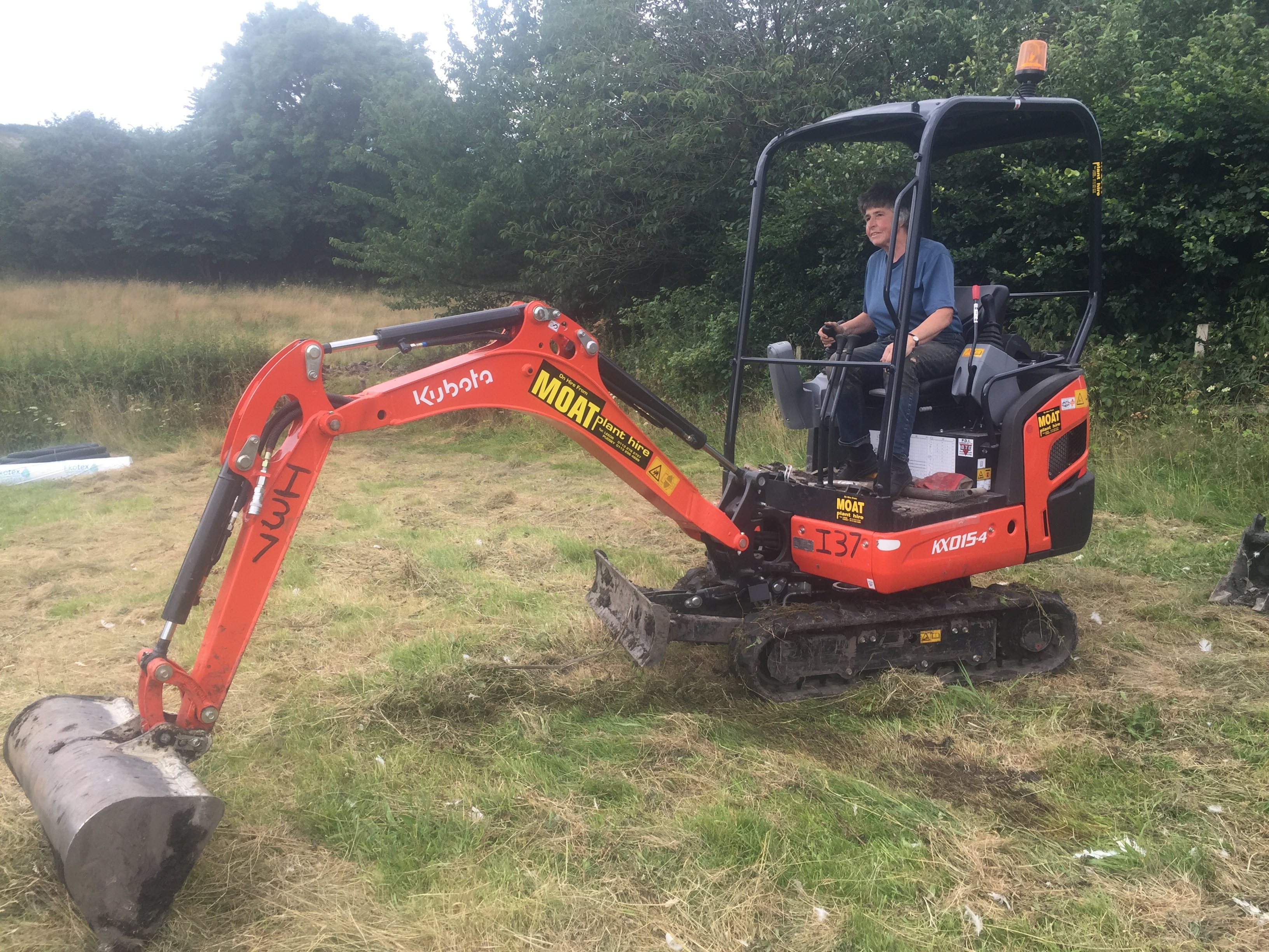 Need to hire mini diggers in Leeds? Contact us!